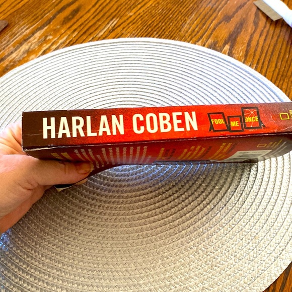 FOOL ME ONCE HARLAN COBEN CRIME THRILLER - PAPER BACK good - fair - Picture 2 of 3